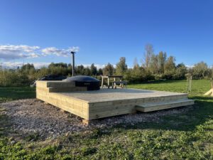 Read more about the article Terase ar iebūvētu kublu.